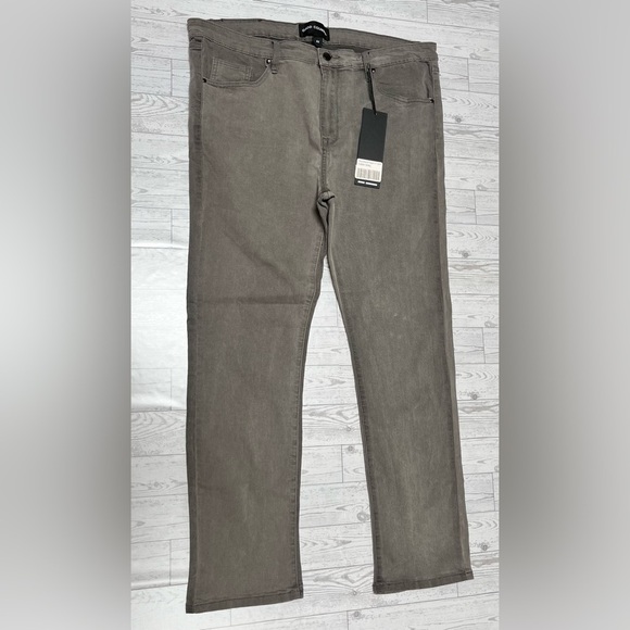 Good Counsel Men's Thurmond Tapered Jean Washed Gray Size 44x29 - Picture 3 of 13